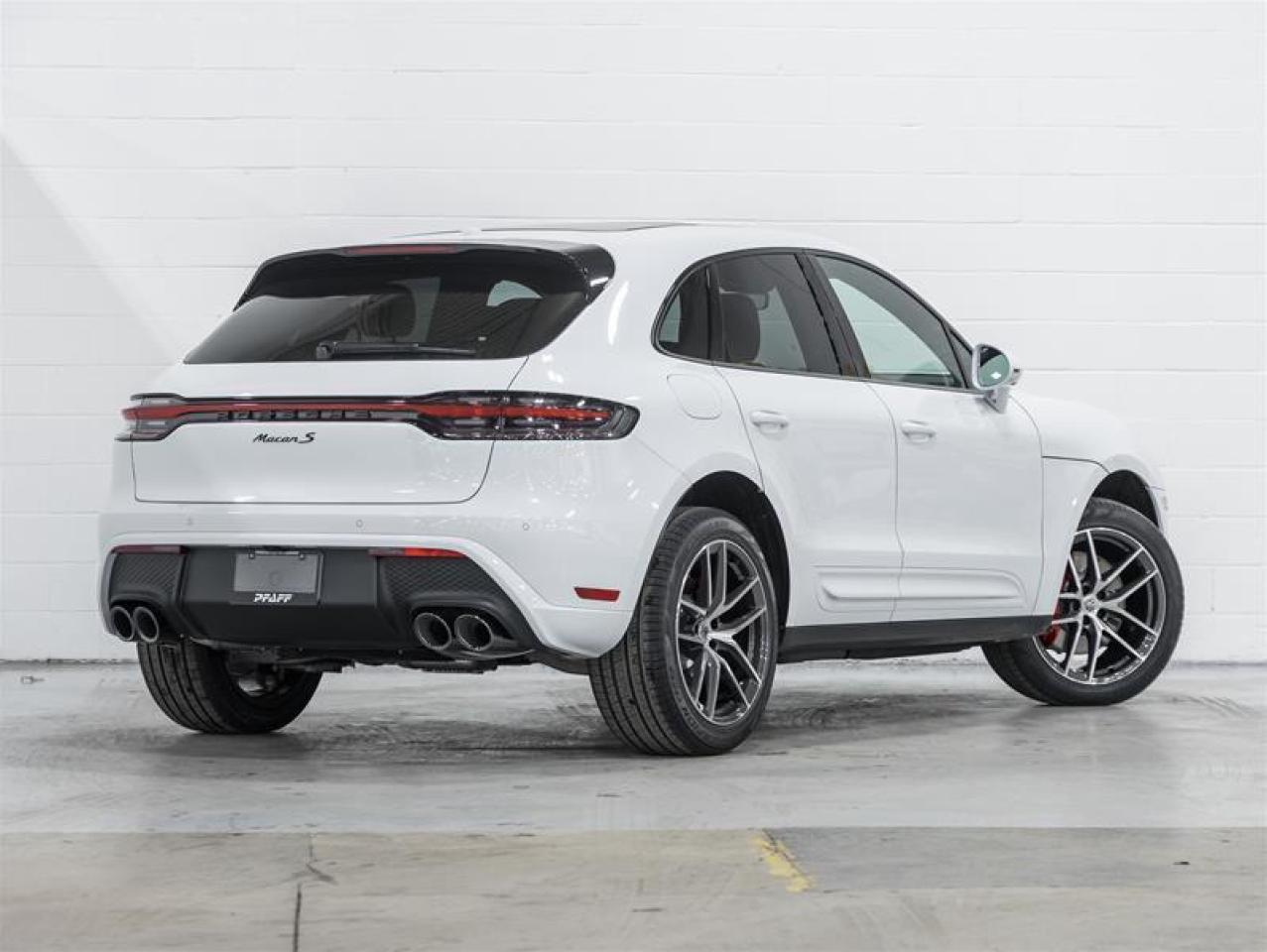 2026 Porsche Macan  Photo