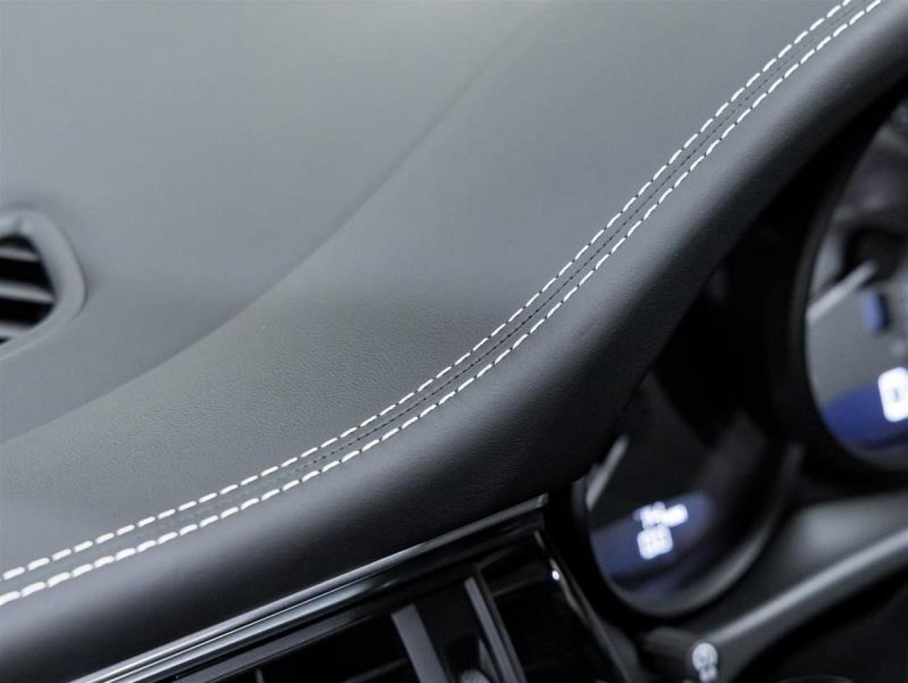 2026 Porsche Macan  Photo