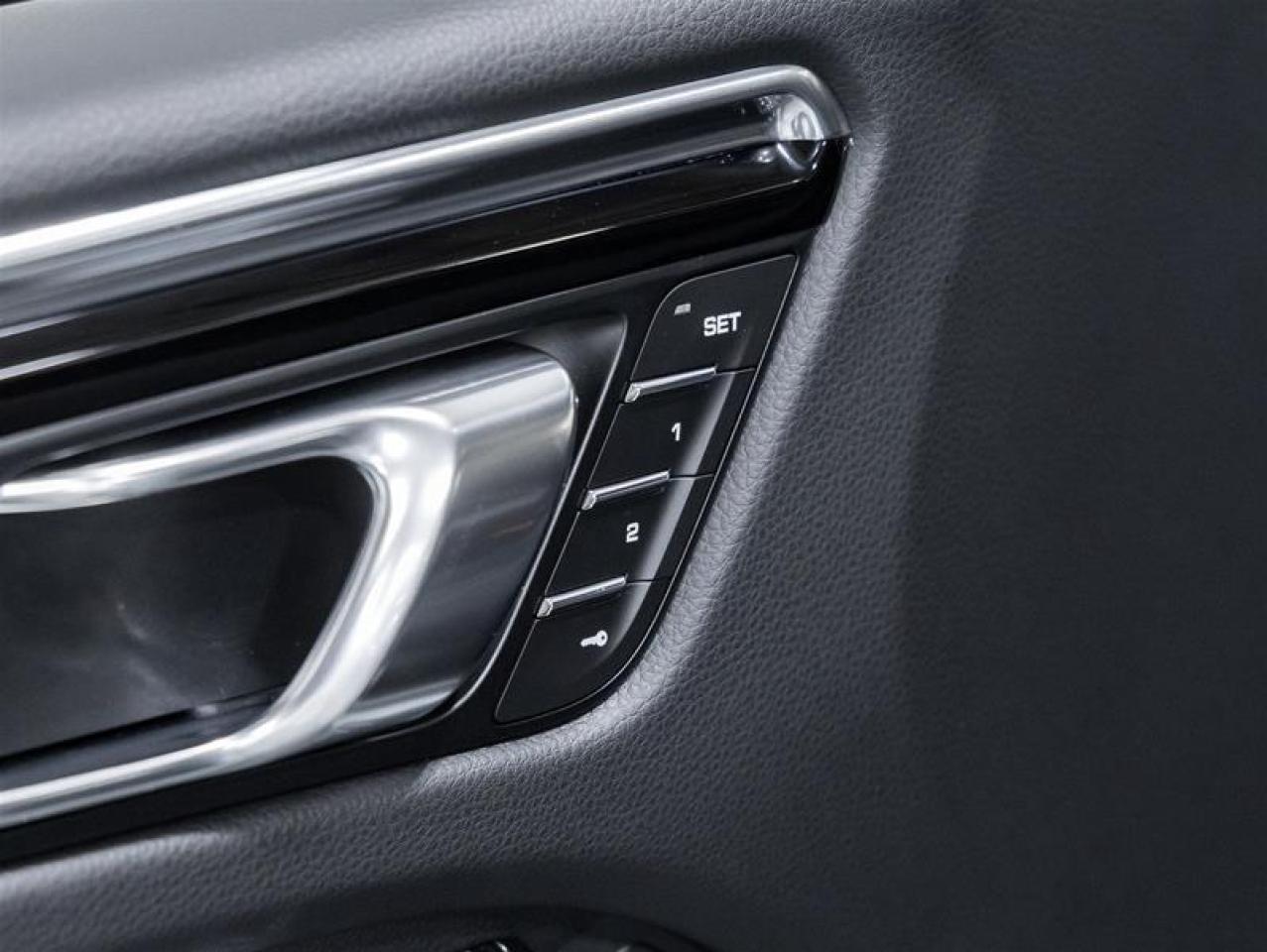 2026 Porsche Macan  Photo