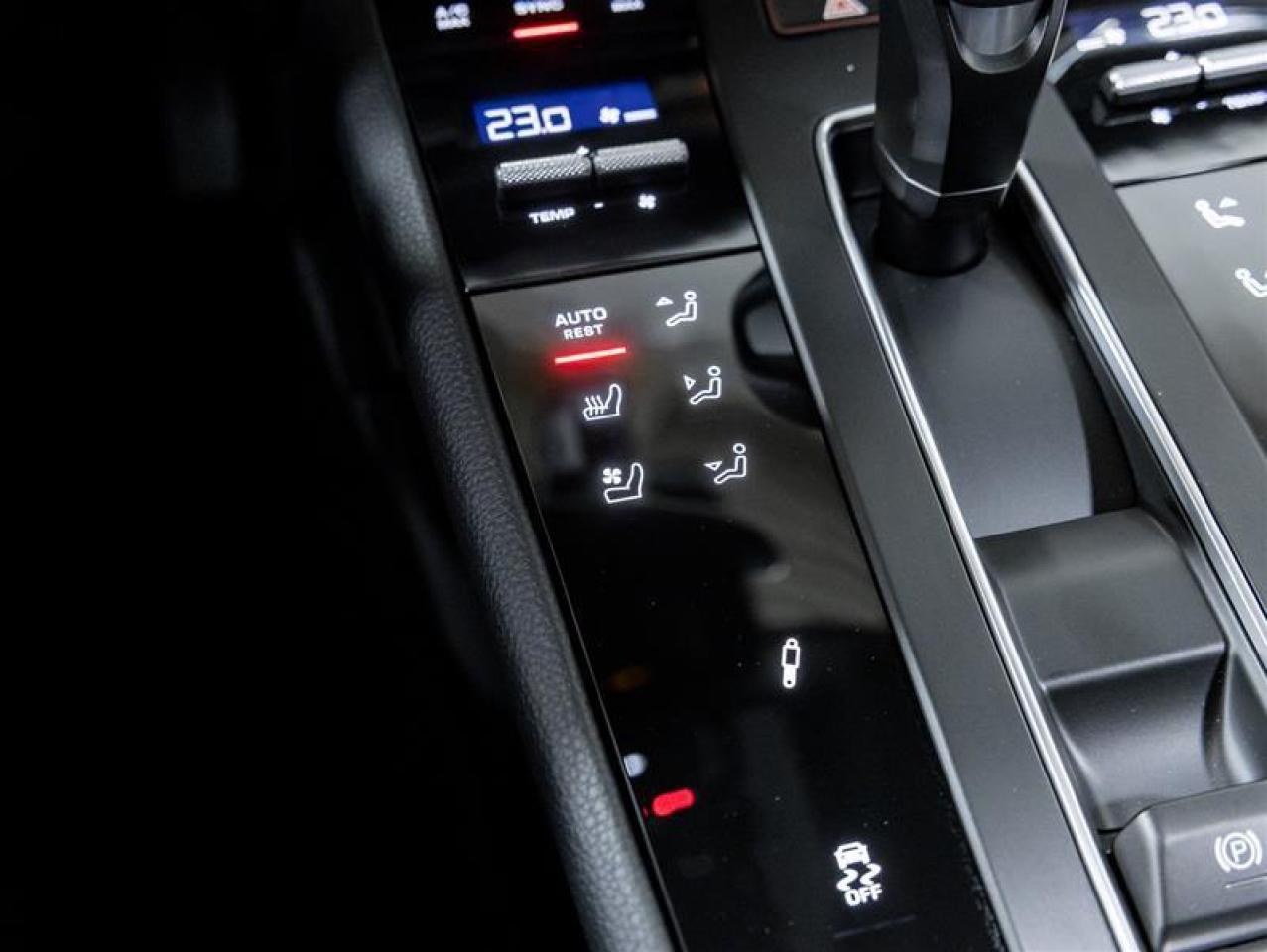 2026 Porsche Macan  Photo