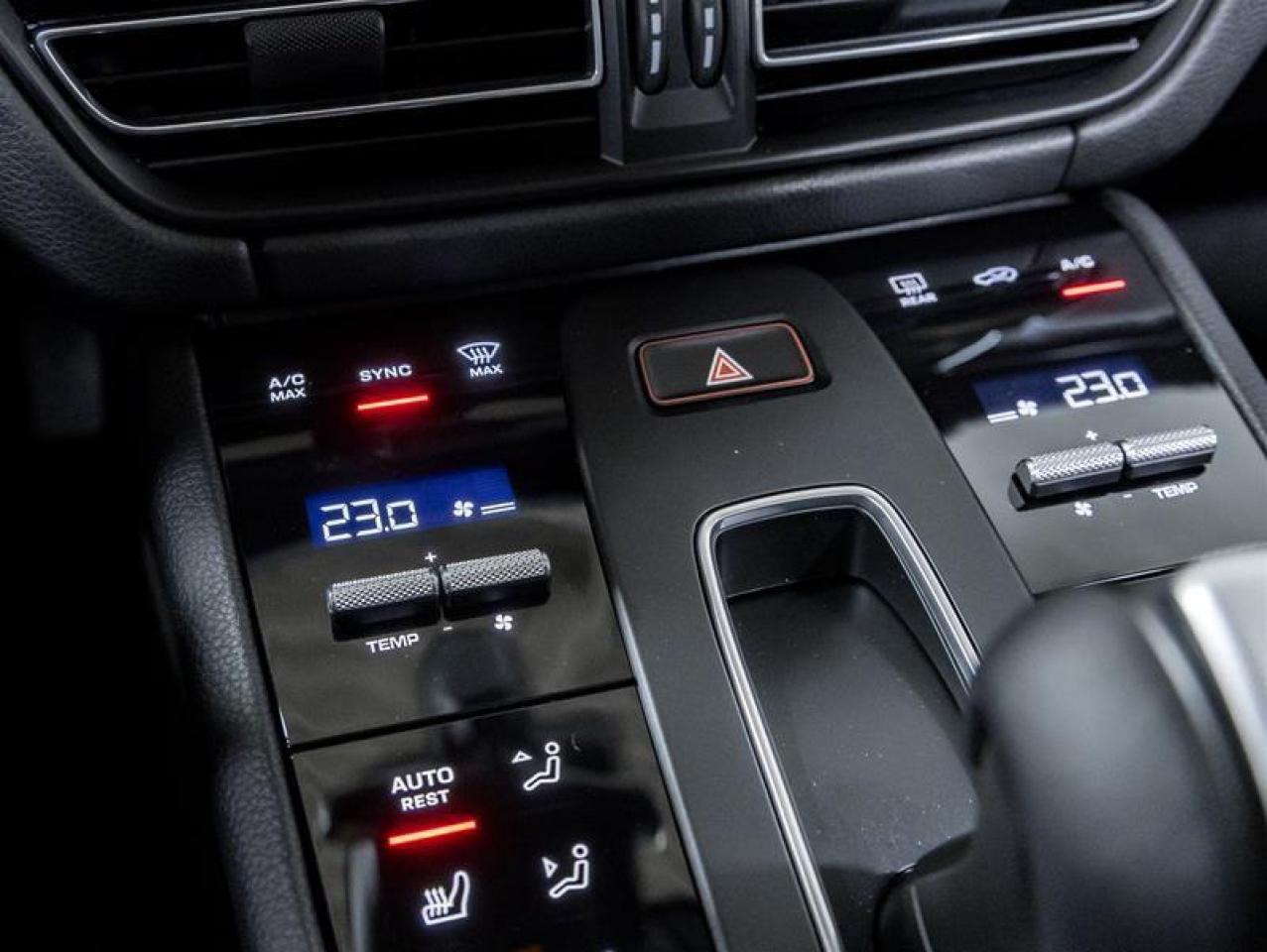 2026 Porsche Macan  Photo