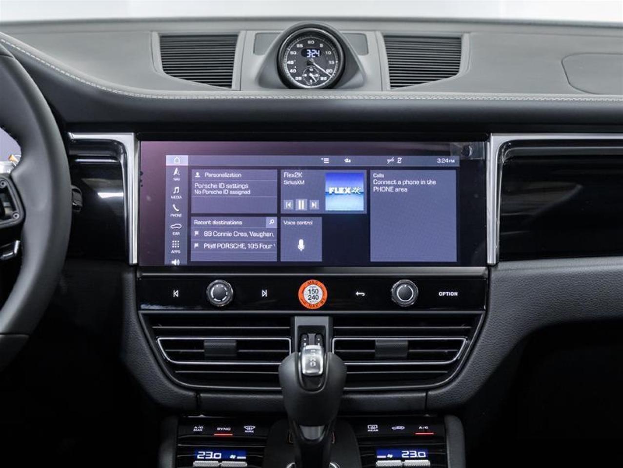 2026 Porsche Macan  Photo