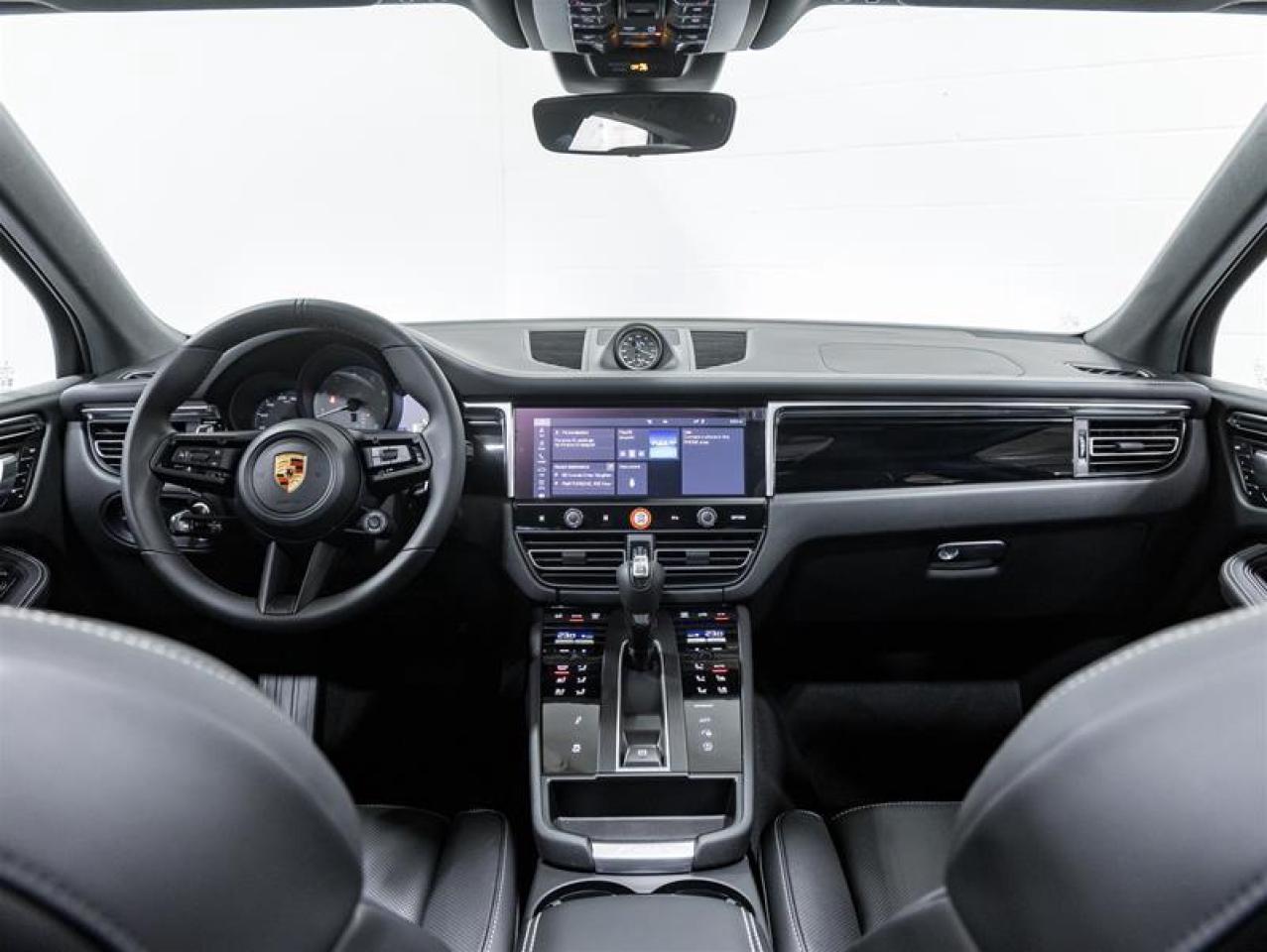 2026 Porsche Macan  Photo