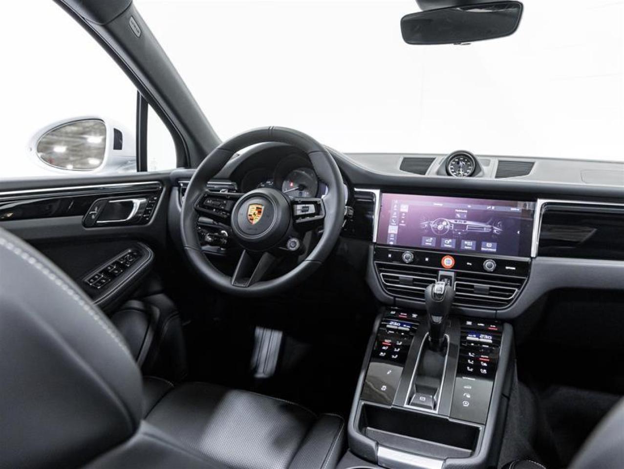 2026 Porsche Macan  Photo