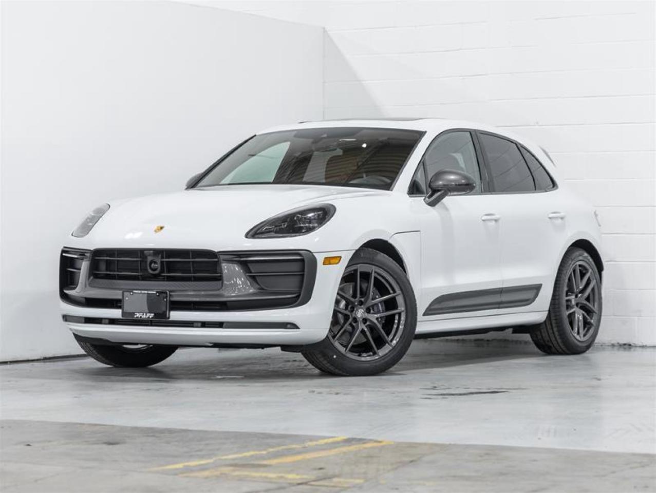 2026 Porsche Macan  Photo