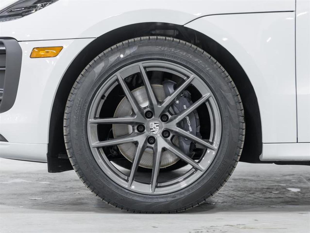 2026 Porsche Macan  Photo