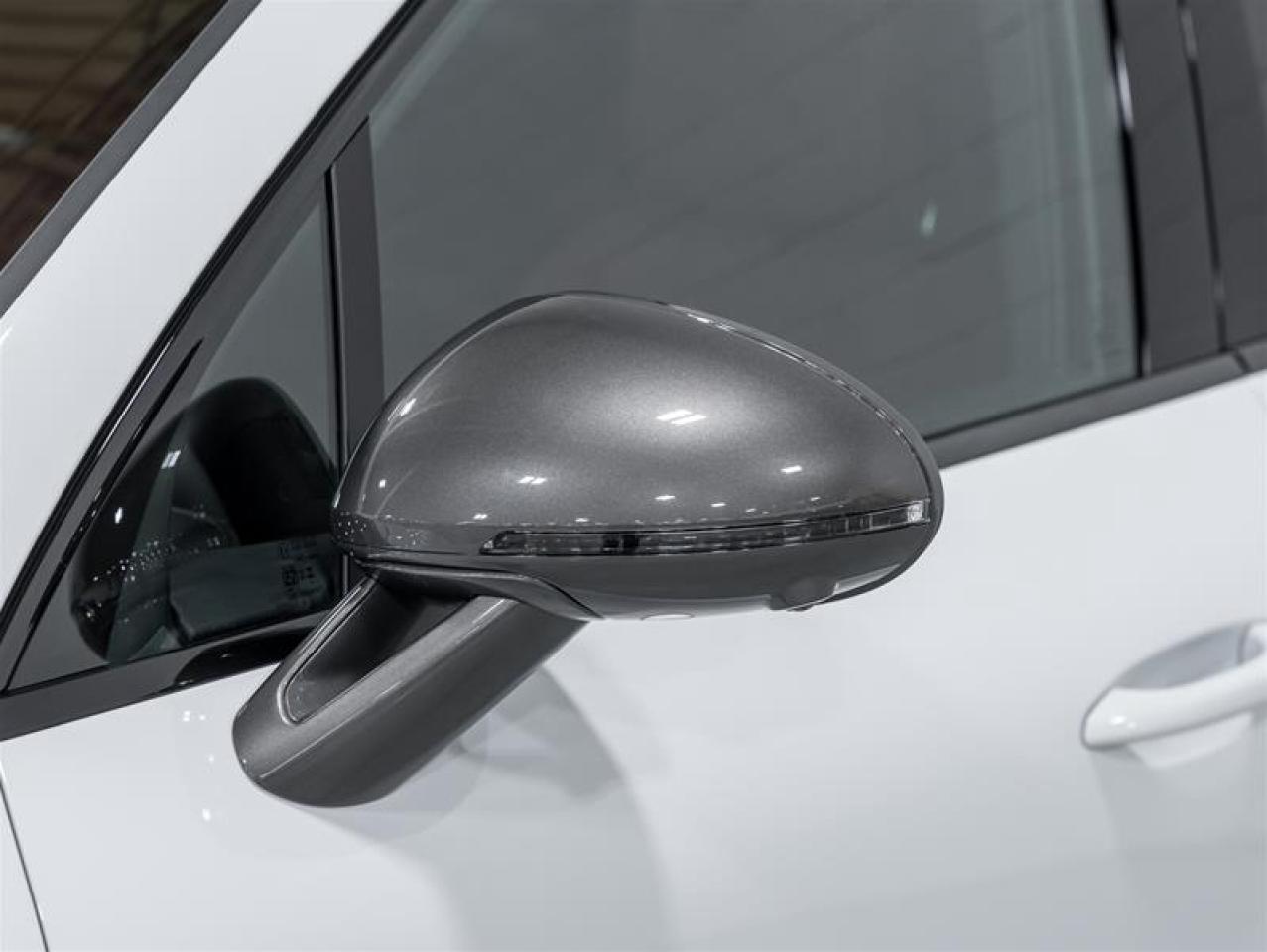 2026 Porsche Macan  Photo