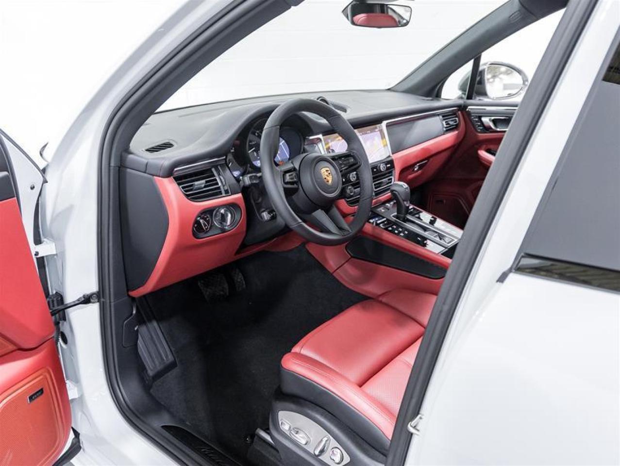 2026 Porsche Macan  Photo