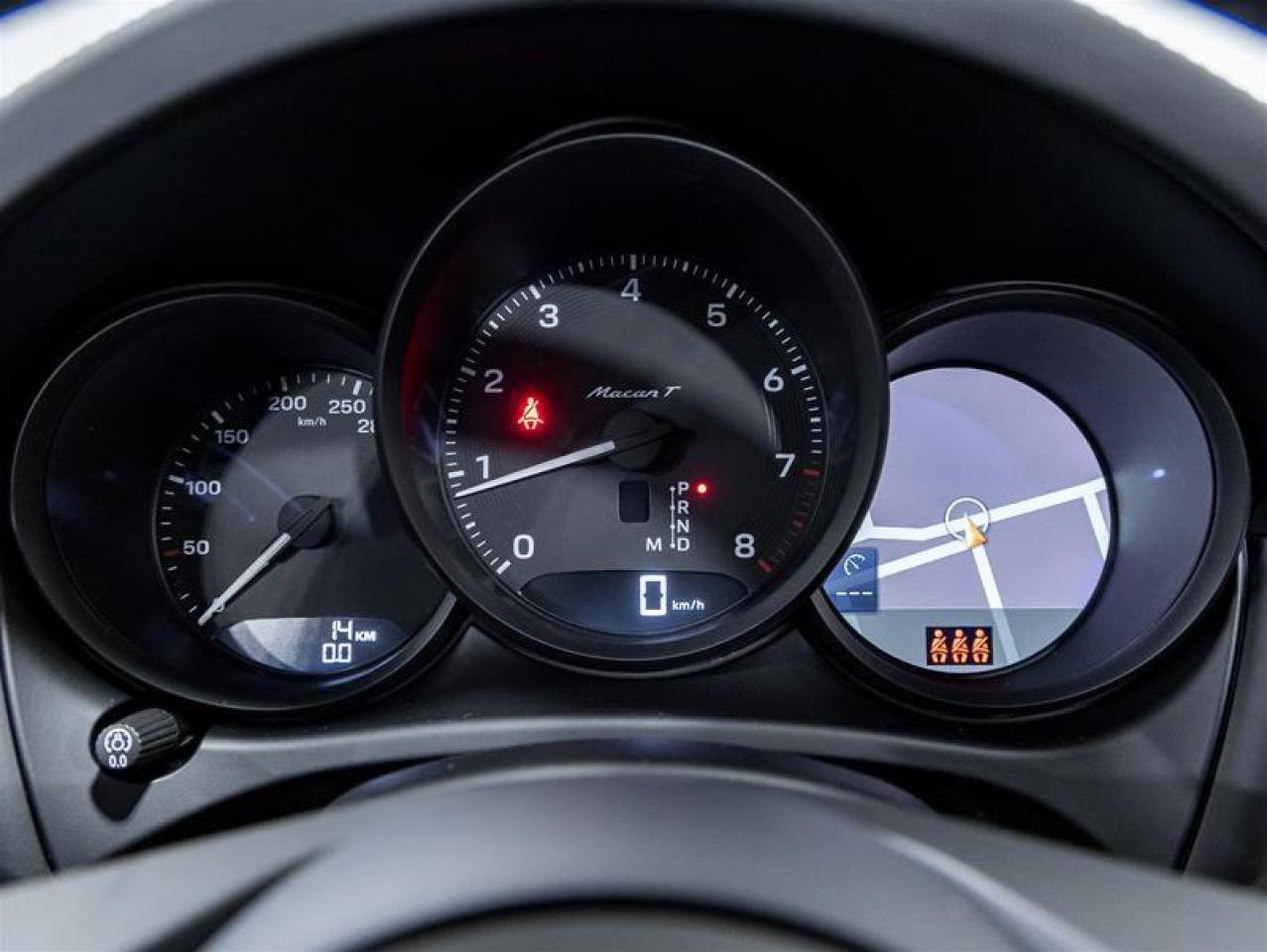 2026 Porsche Macan  Photo