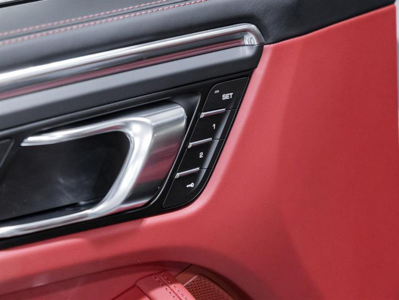 2026 Porsche Macan  Photo