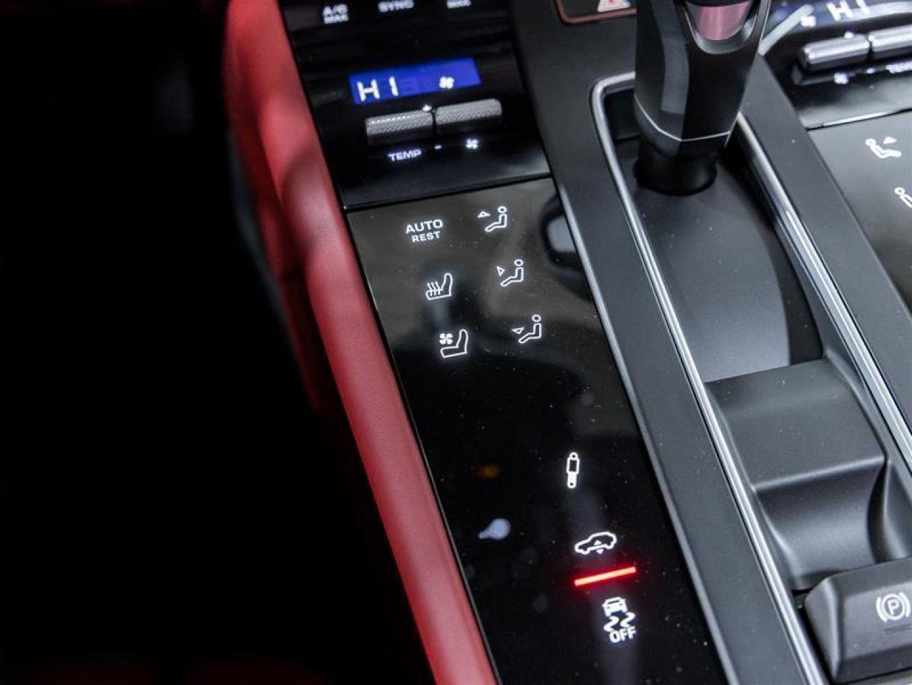 2026 Porsche Macan  Photo