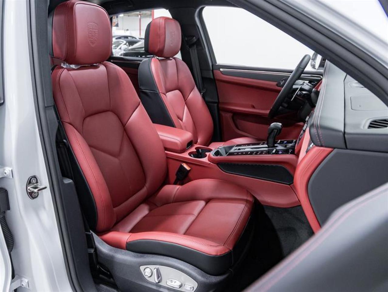 2026 Porsche Macan  Photo