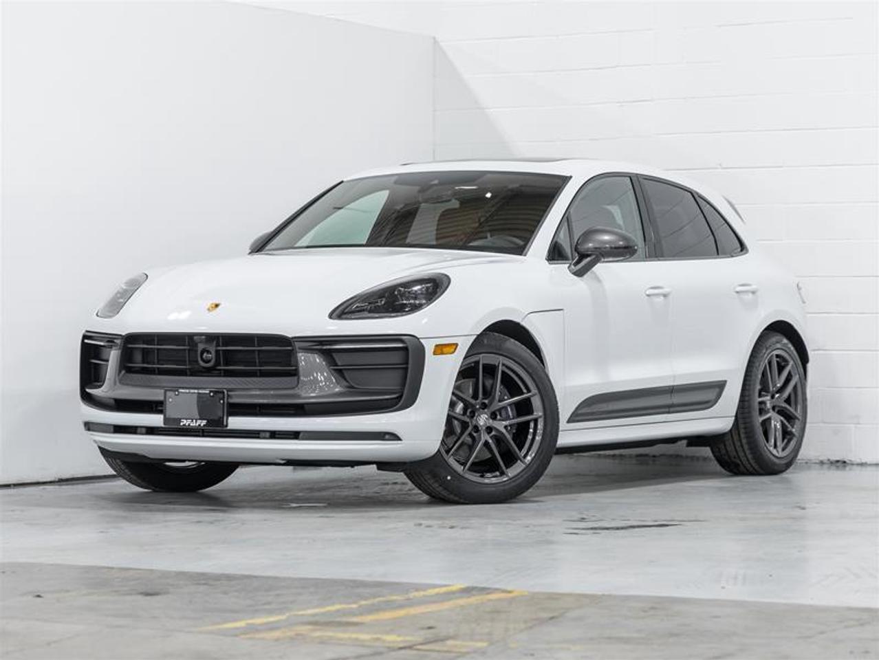 2026 Porsche Macan  Photo0