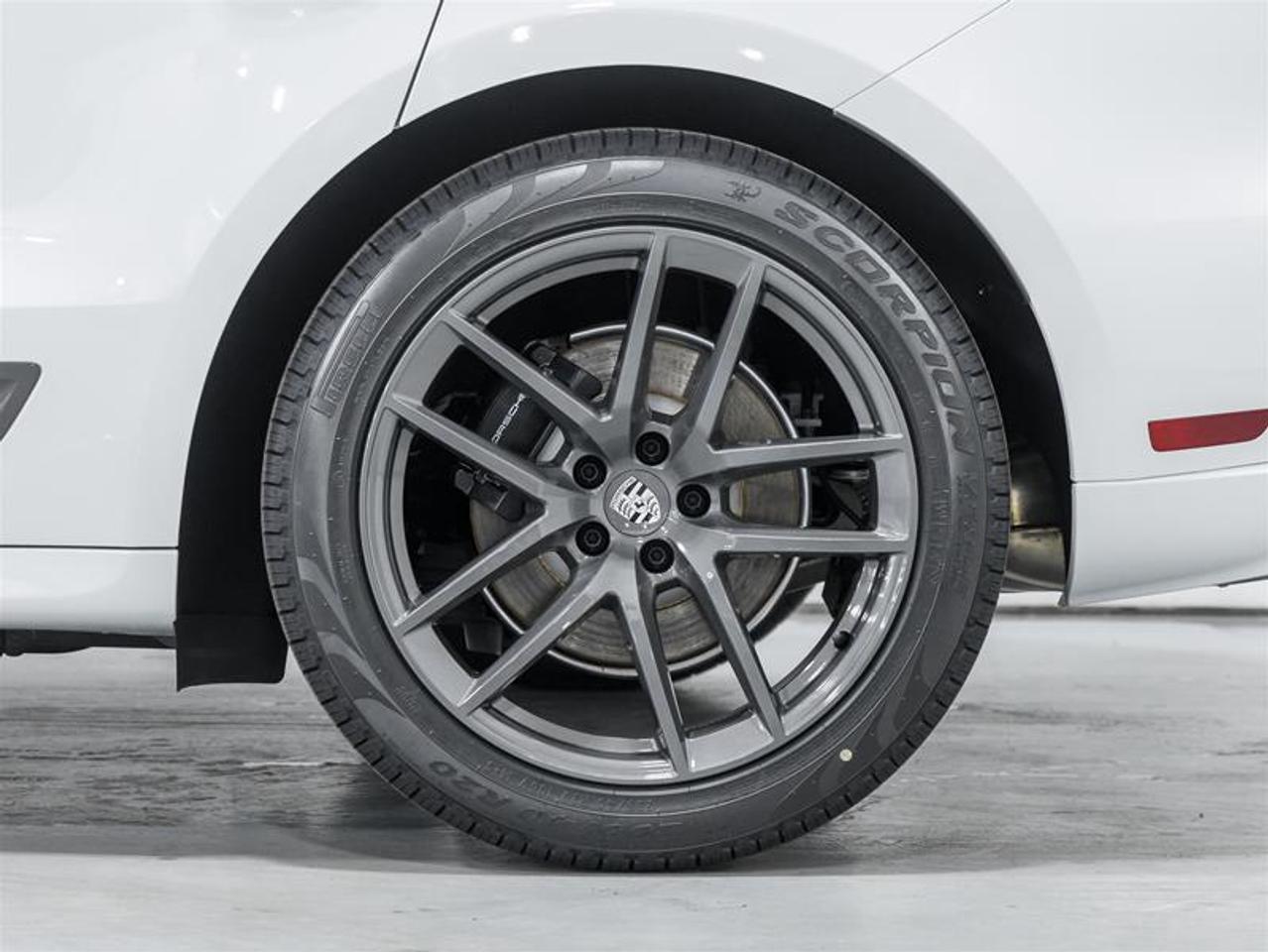 2026 Porsche Macan  Photo