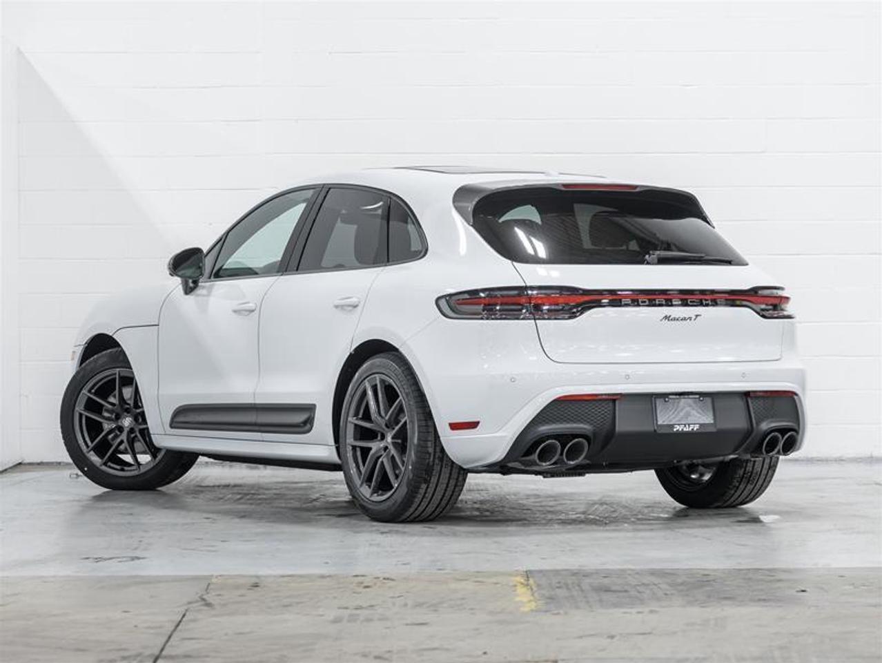 2026 Porsche Macan  Photo
