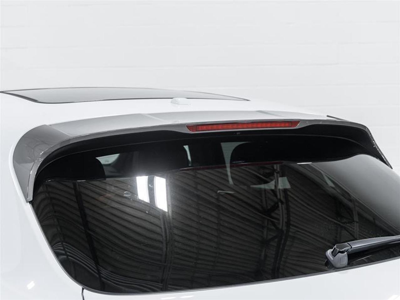 2026 Porsche Macan  Photo