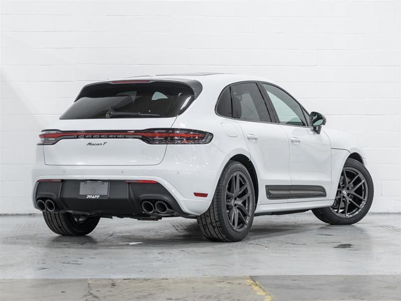 2026 Porsche Macan  Photo