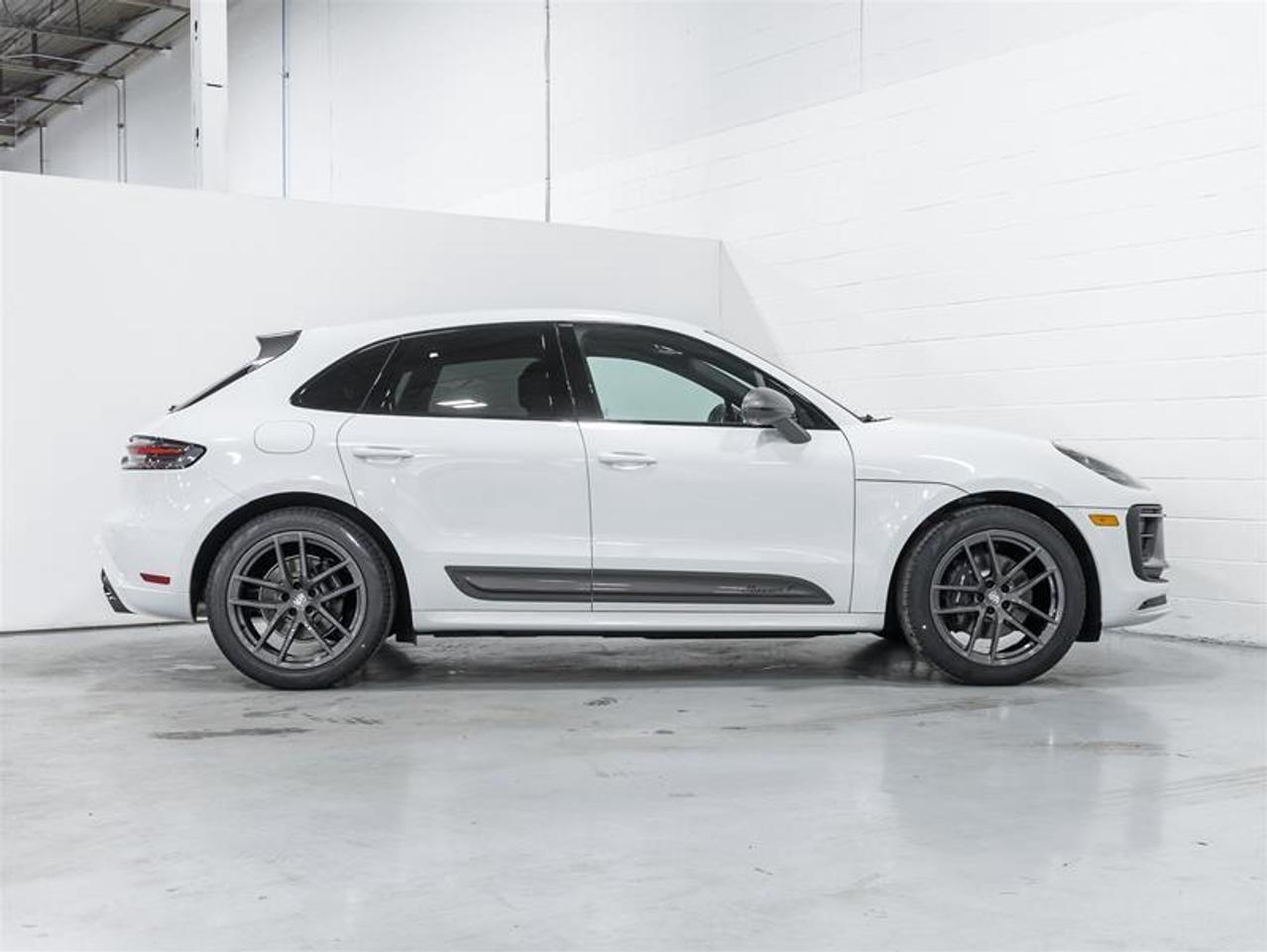 2026 Porsche Macan  Photo