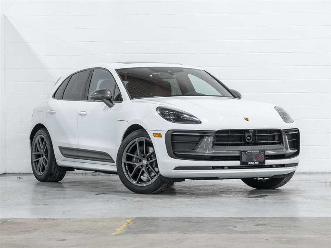 2026 Porsche Macan  Photo