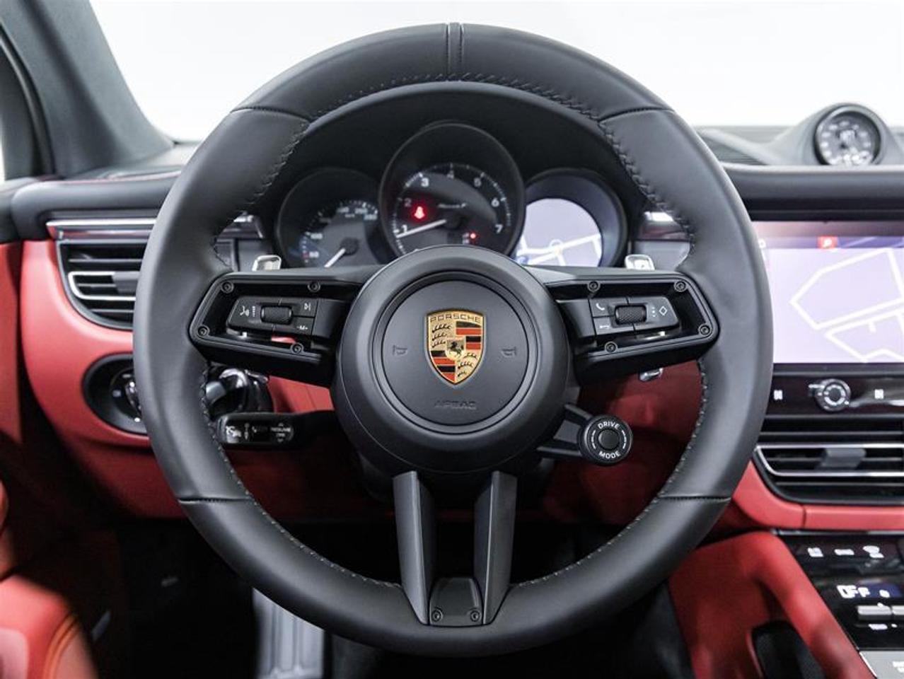 2026 Porsche Macan  Photo