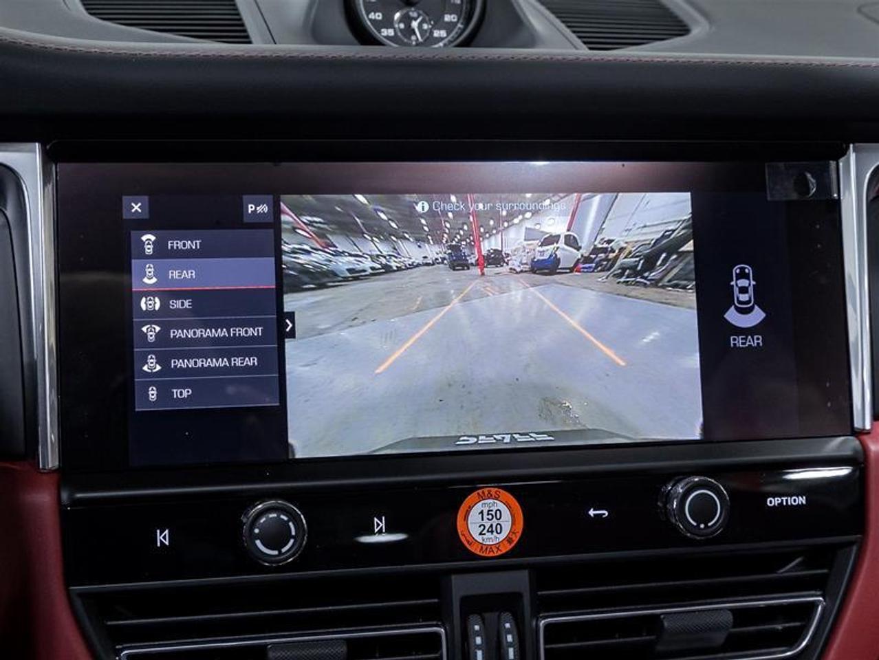 2026 Porsche Macan  Photo