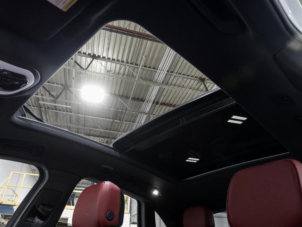 2026 Porsche Macan  Photo
