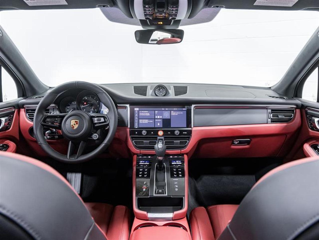 2026 Porsche Macan  Photo