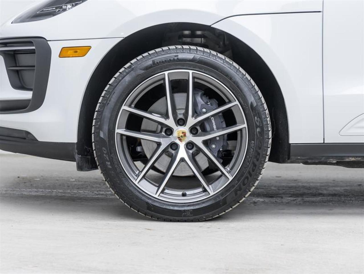 2025 Porsche Macan  Photo