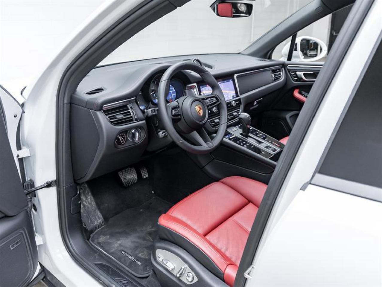 2025 Porsche Macan  Photo