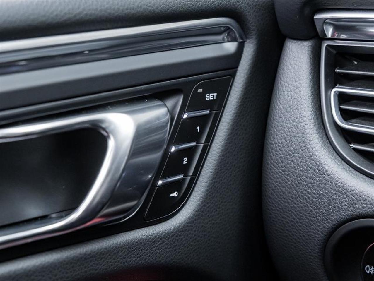 2025 Porsche Macan  Photo