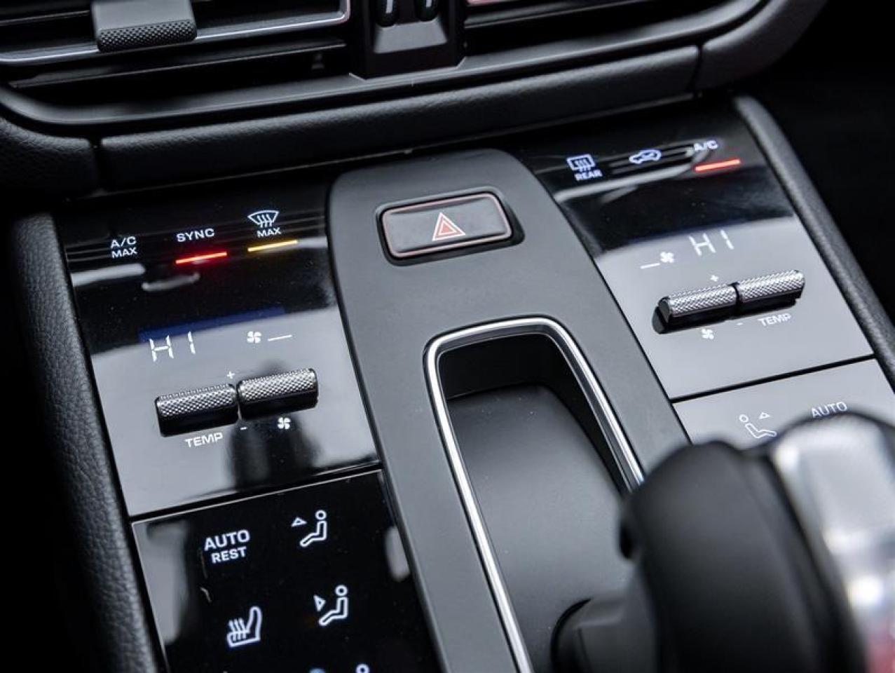 2025 Porsche Macan  Photo