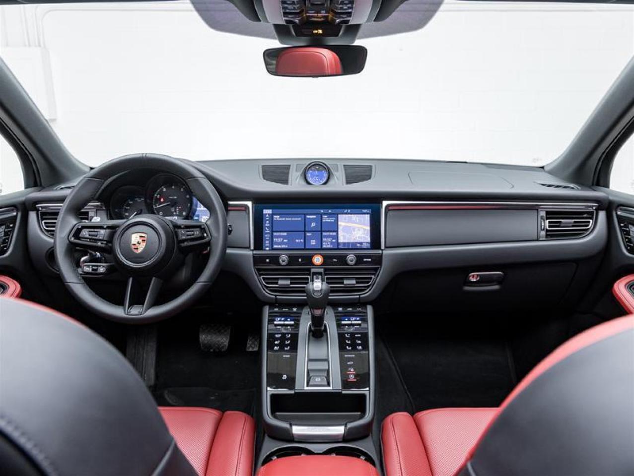 2025 Porsche Macan  Photo