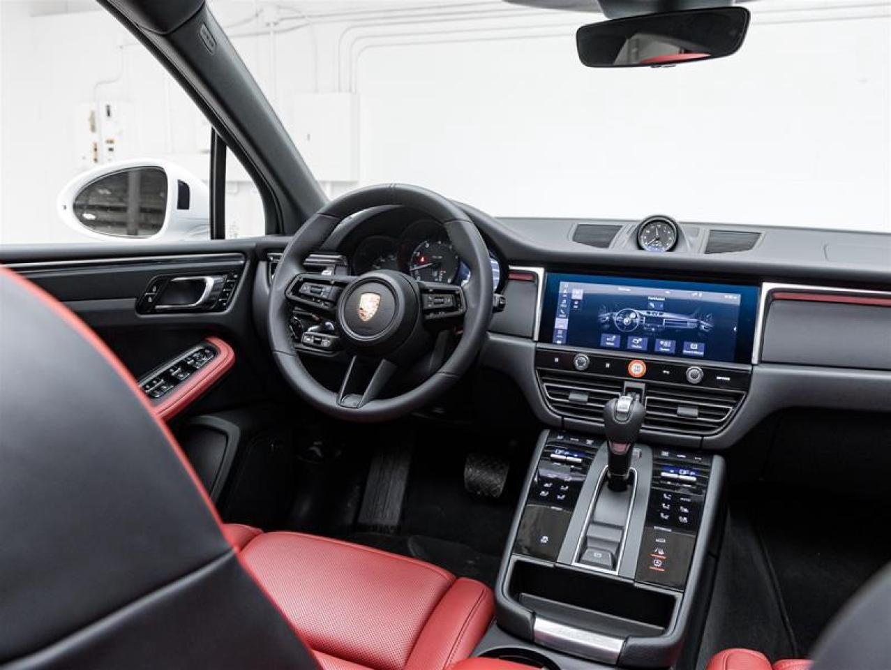 2025 Porsche Macan  Photo