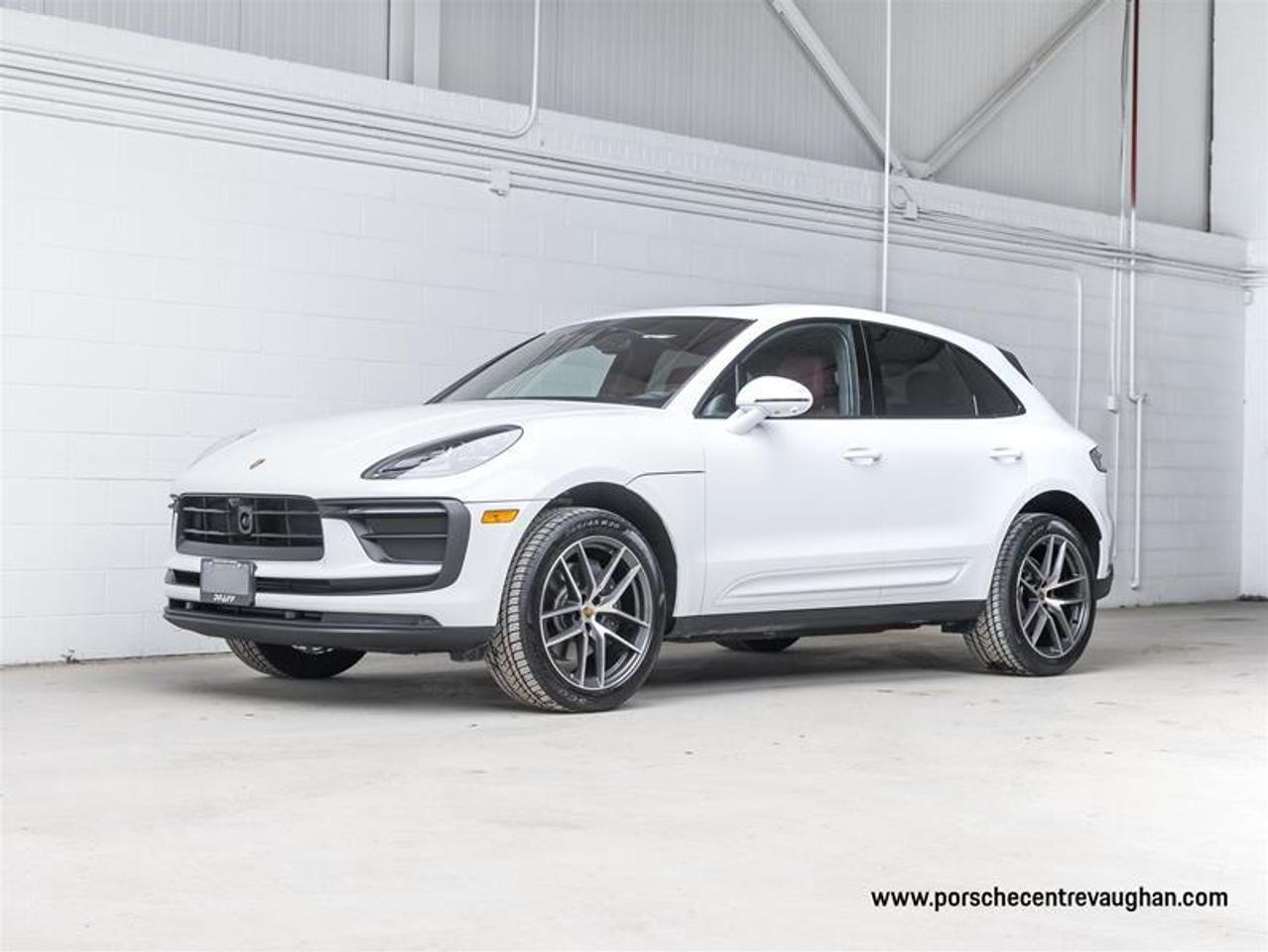 2025 Porsche Macan  Photo0