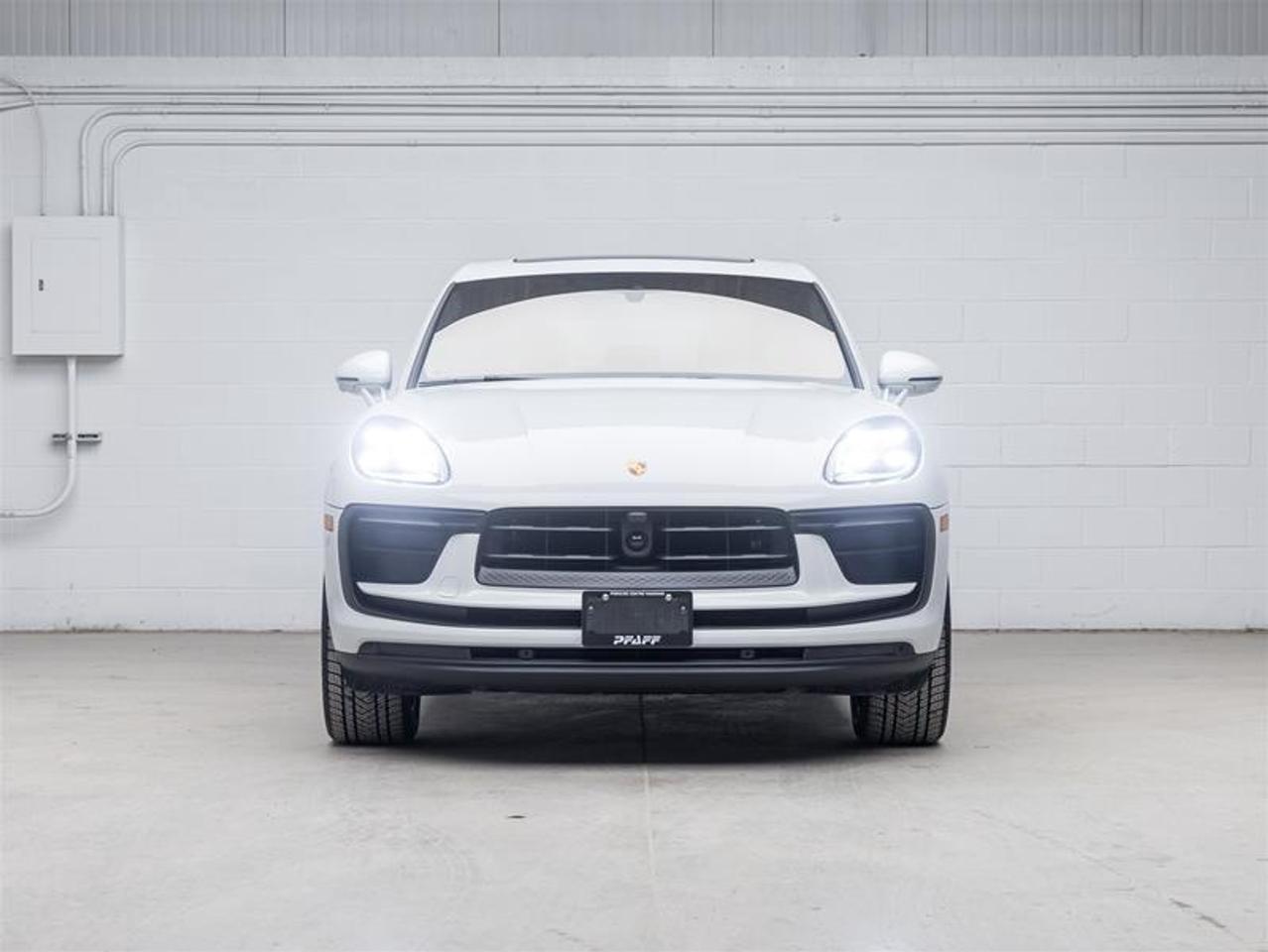 2025 Porsche Macan  Photo