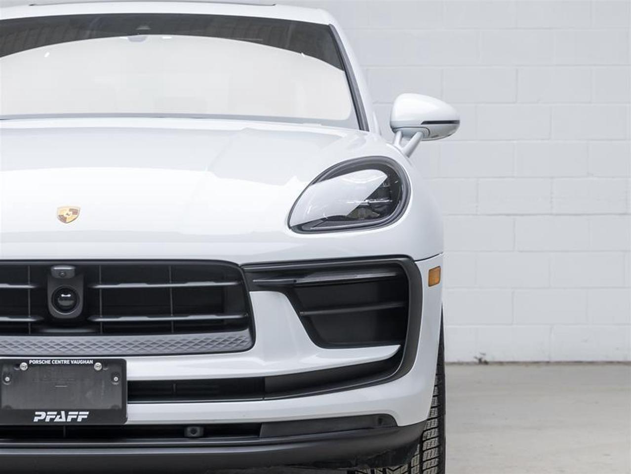 2025 Porsche Macan  Photo