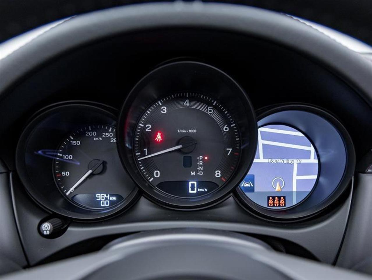 2025 Porsche Macan  Photo