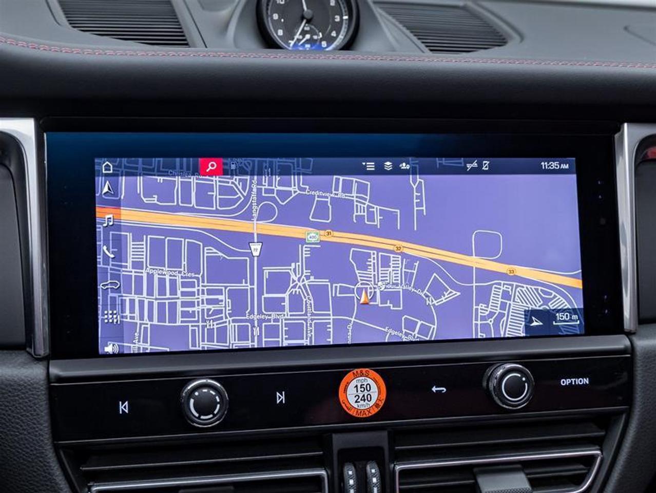 2025 Porsche Macan  Photo