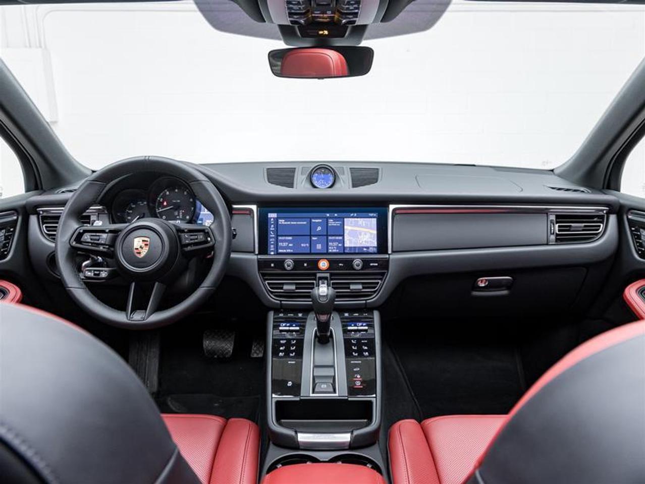 2025 Porsche Macan  Photo