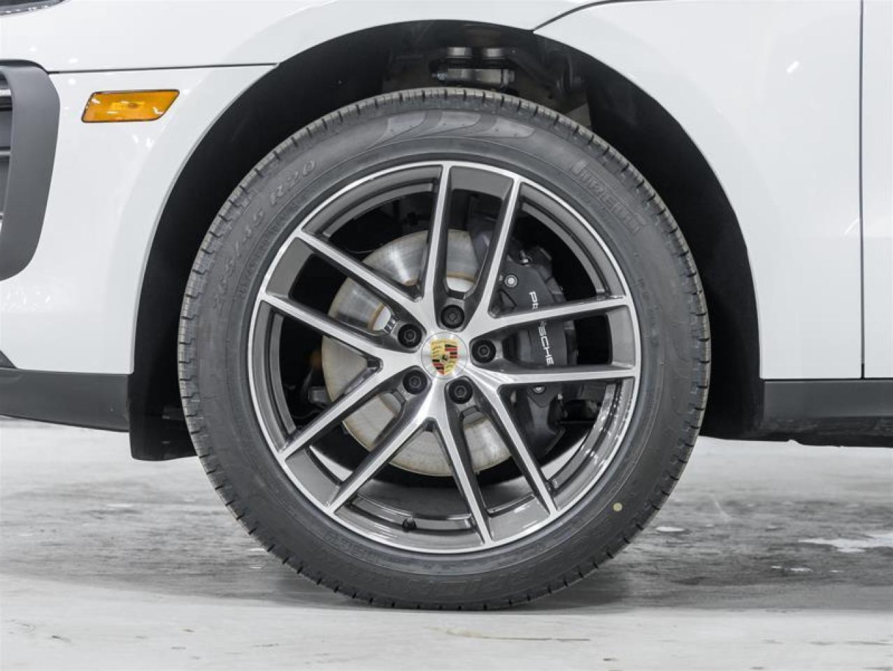 2026 Porsche Macan  Photo4