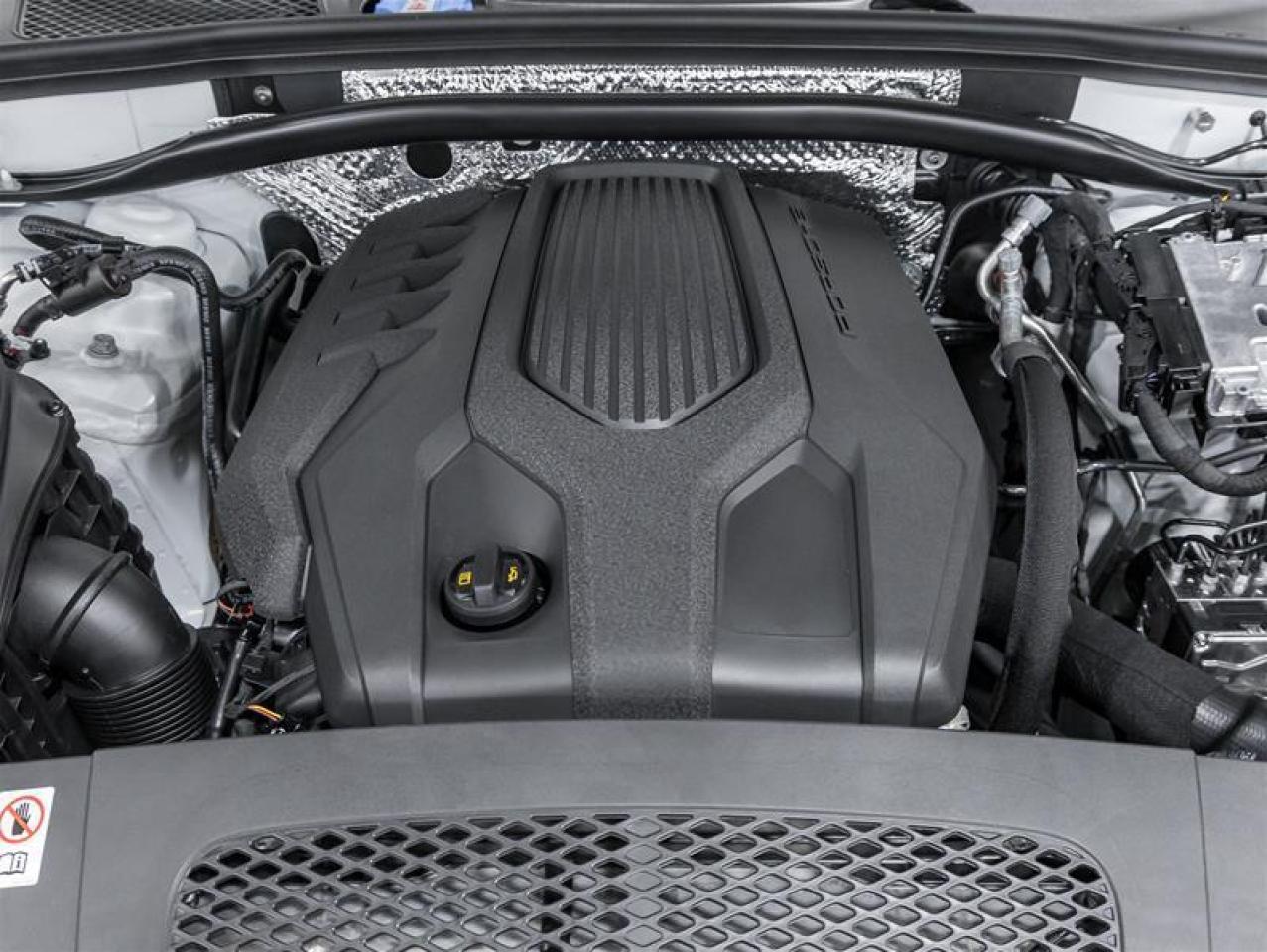 2026 Porsche Macan  Photo2