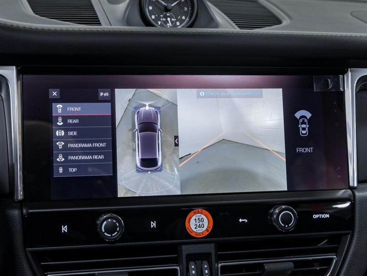 2026 Porsche Macan  Photo