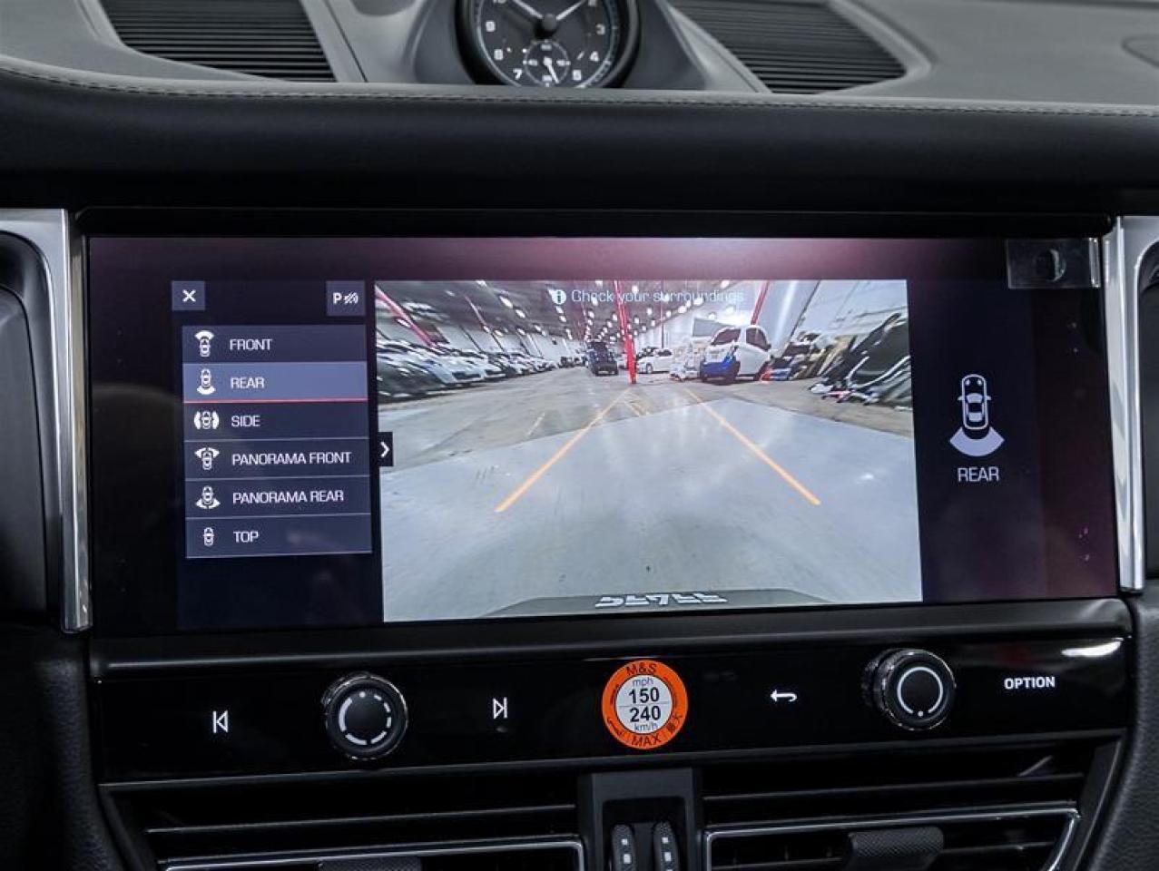 2026 Porsche Macan  Photo