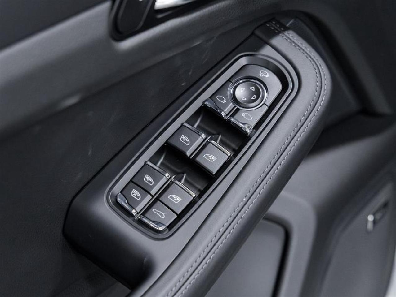 2026 Porsche Macan  Photo