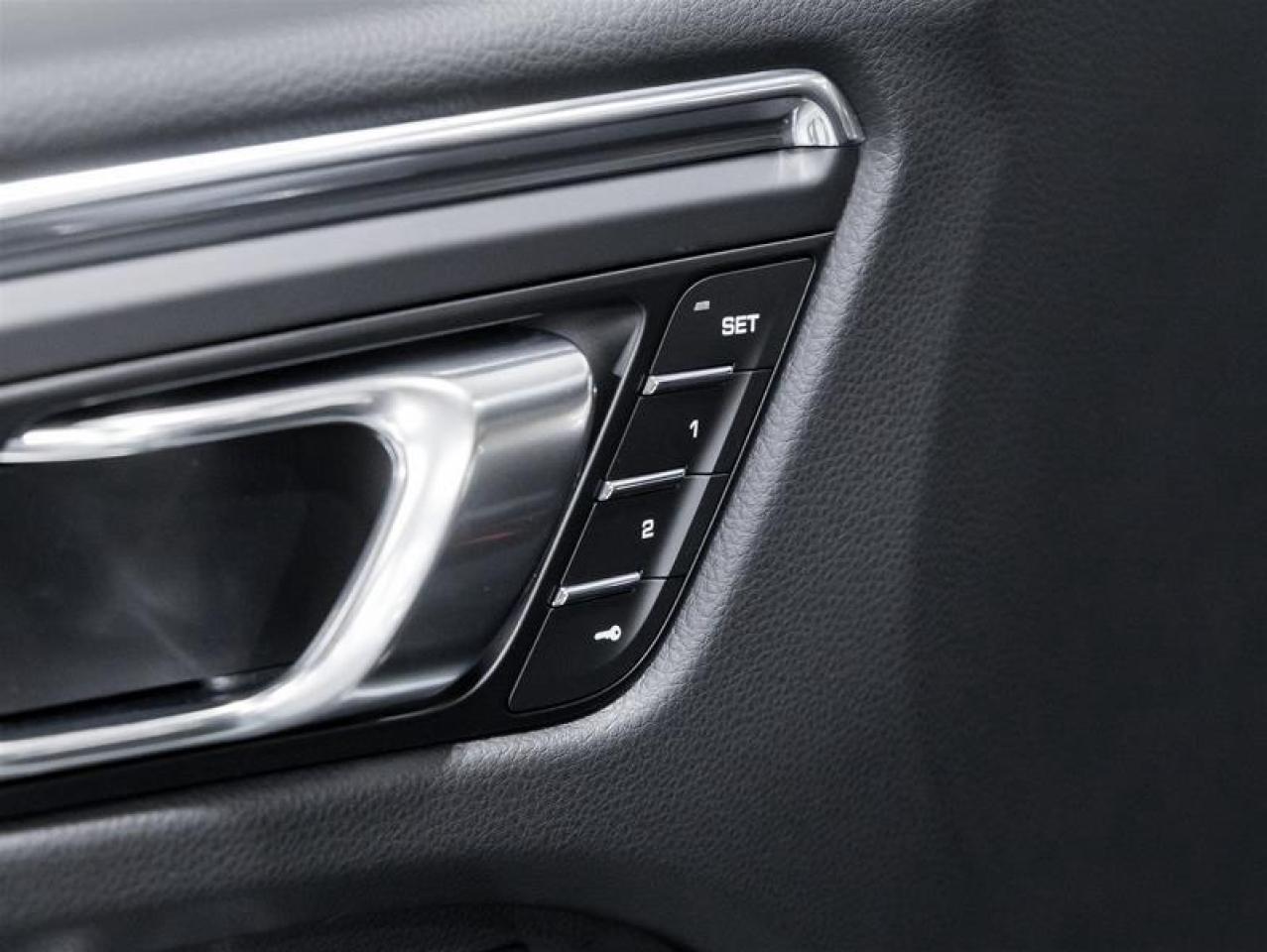 2026 Porsche Macan  Photo