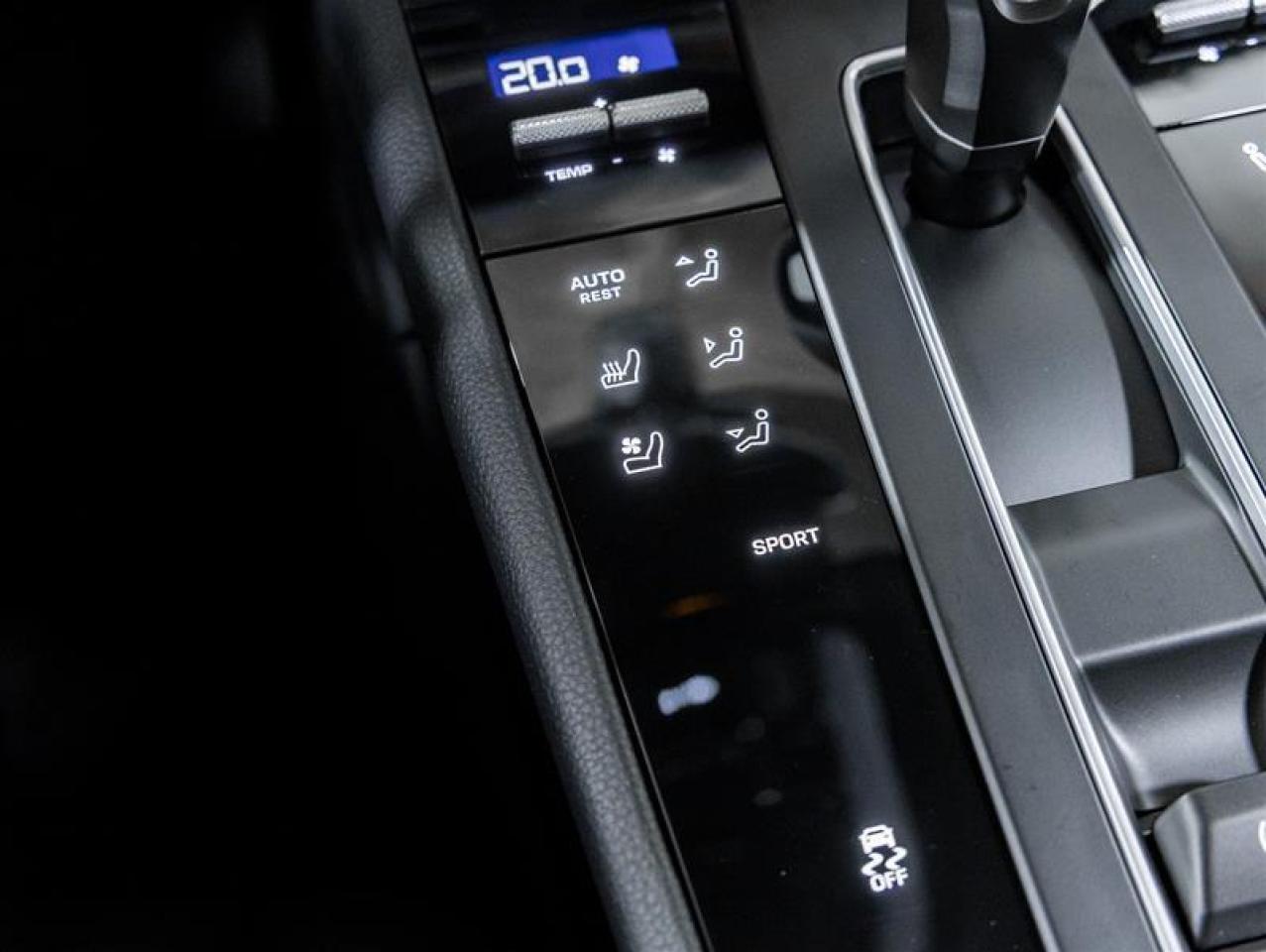 2026 Porsche Macan  Photo