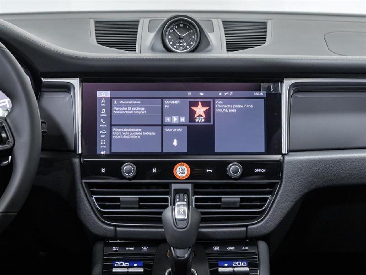 2026 Porsche Macan  Photo