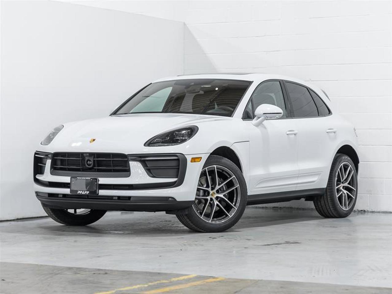 2026 Porsche Macan  Photo0