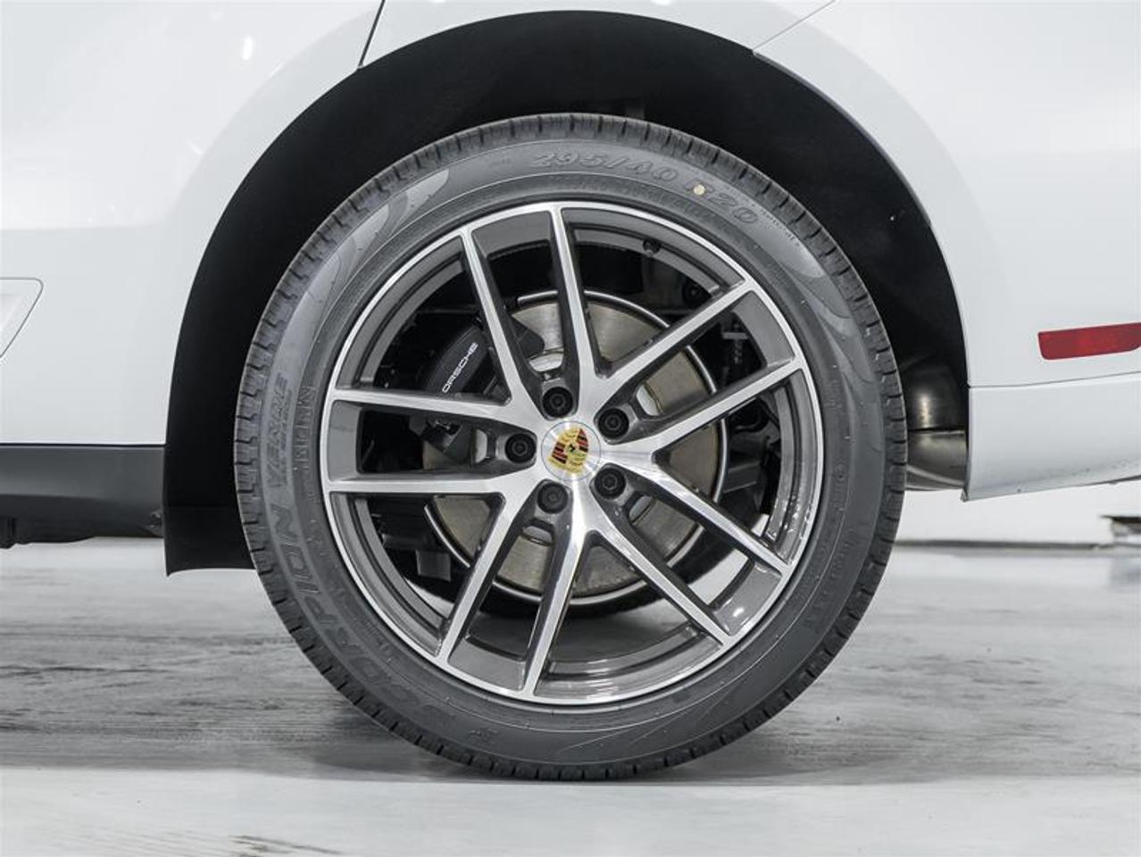 2026 Porsche Macan  Photo
