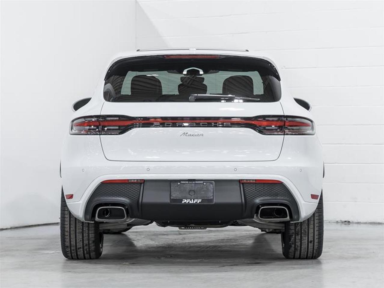 2026 Porsche Macan  Photo